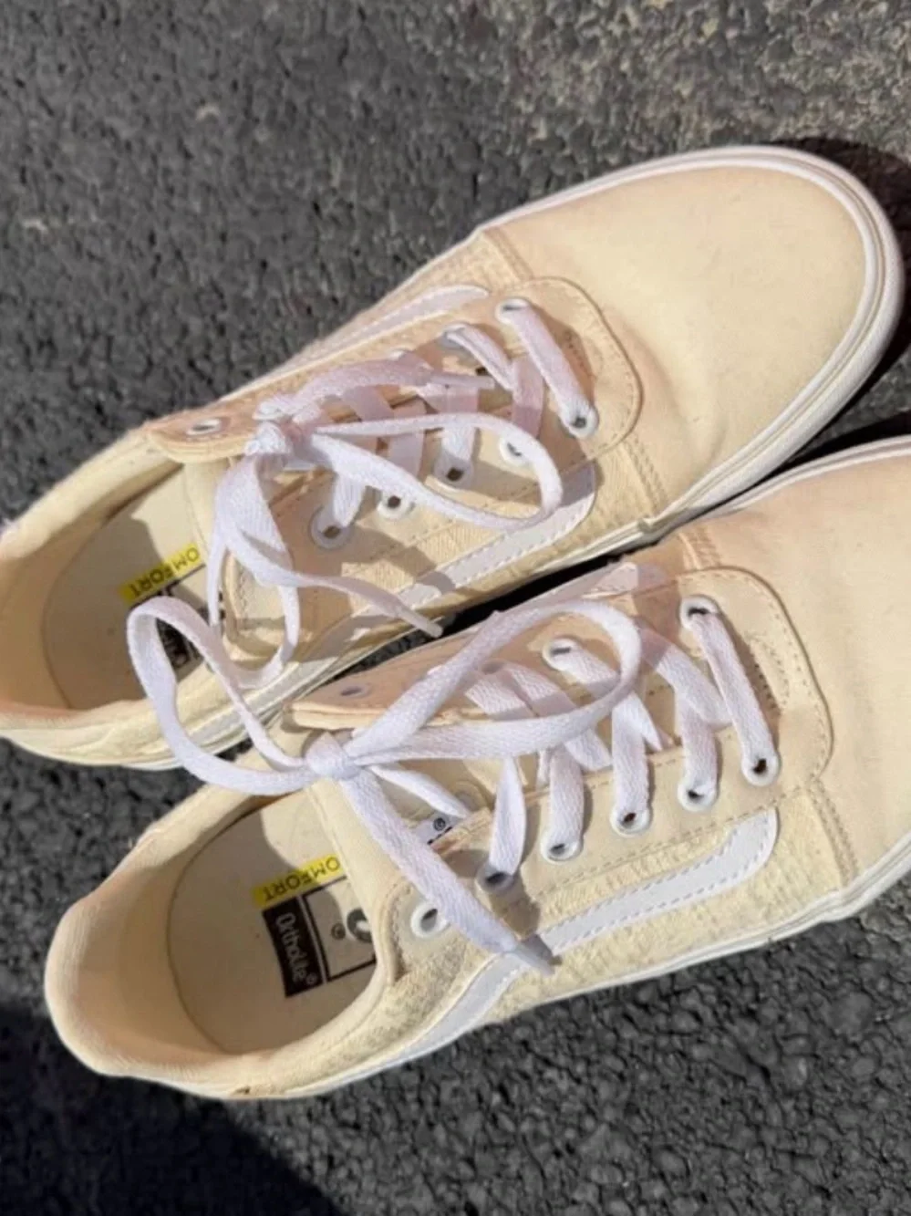 Vans Men’s Low-Top Sneakers in yellow and White